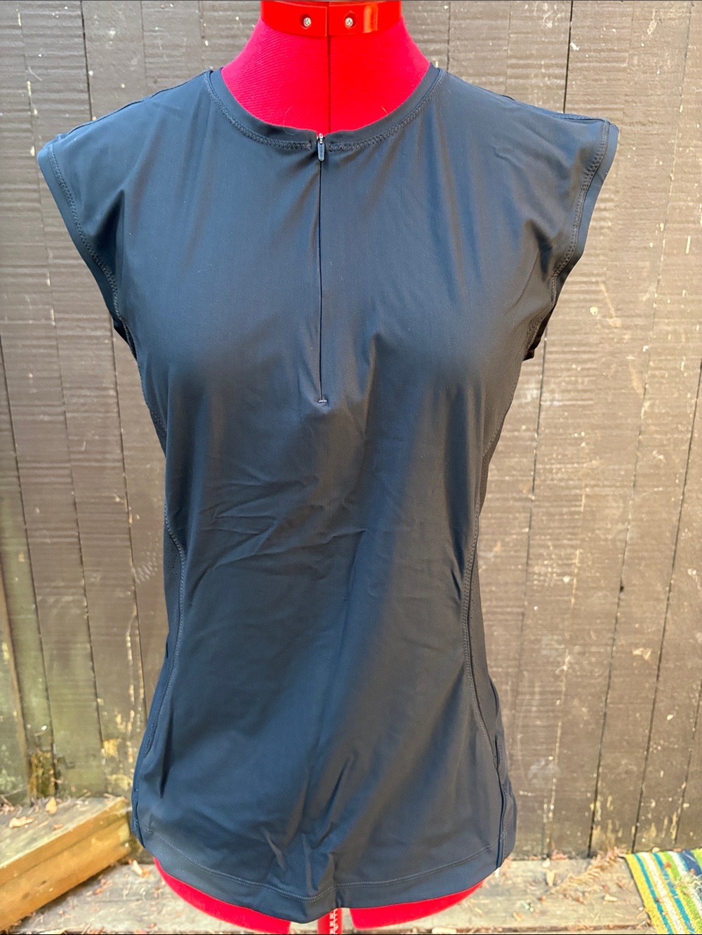 Athleta Black Sleeveless Zip-Front Performance Tank